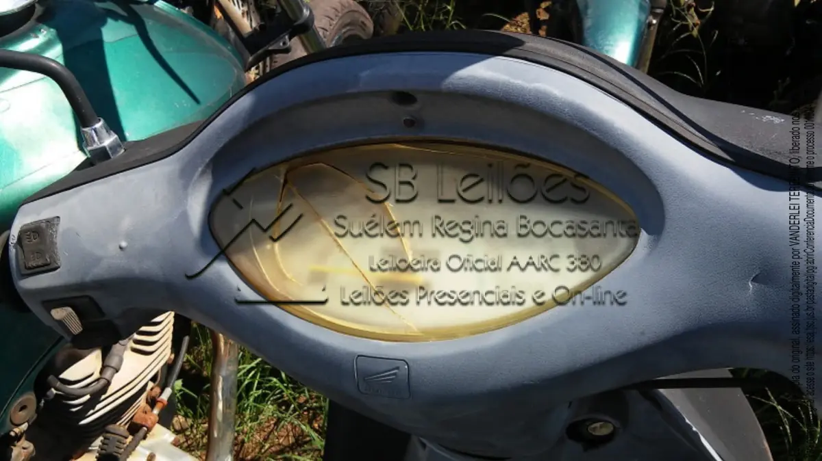LOTE 006 - Sucata da Motocicleta Honda Biz C100