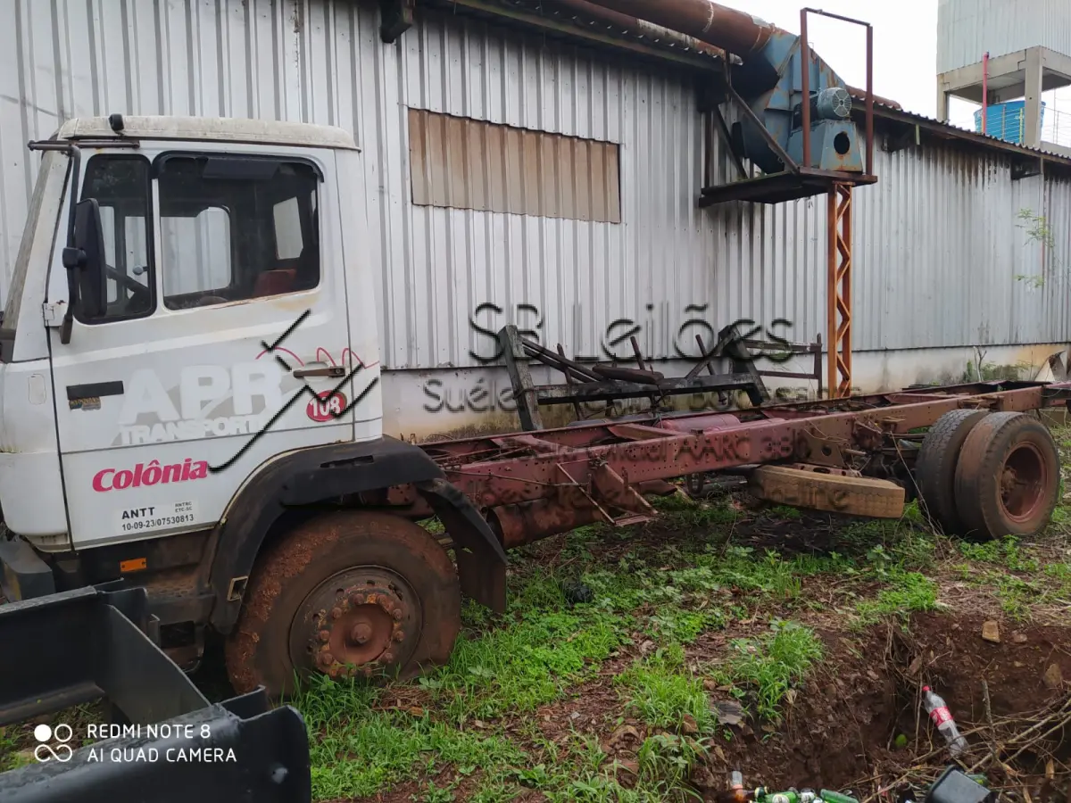 LOTE 001 - Caminhão M. Benz/1214, fabricação/modelo 1994/1995