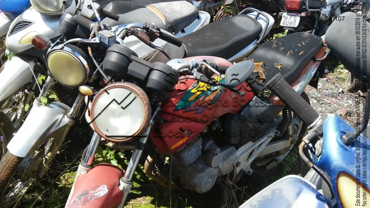 LOTE 005 - Sucata de Motocicleta Honda CBX 250, placa MAS 9618