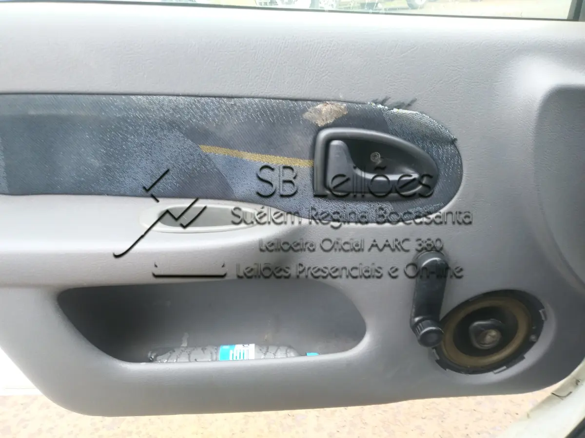 LOTE 000 - Veículo Renault Clio RN 1.0