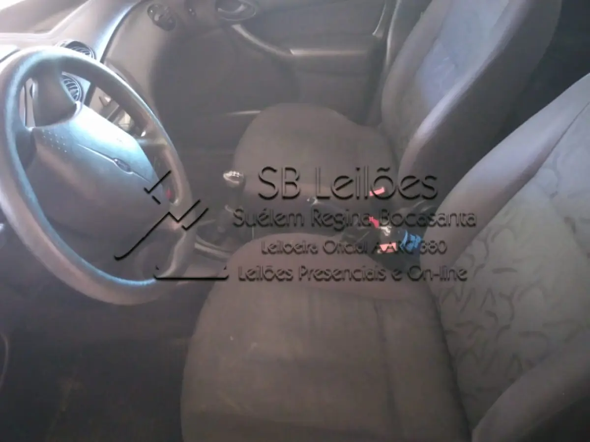 LOTE  - Veículo Ford Focus 1.6 Flex Hatch (importado)