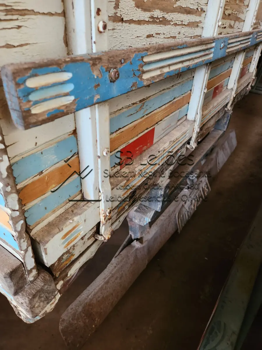 LOTE 000 - Sucata do veículo Caminhonete KIA K2700 DLX UB