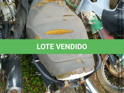 LOTE 004 - Sucata Motocicleta Honda C100 Biz ES