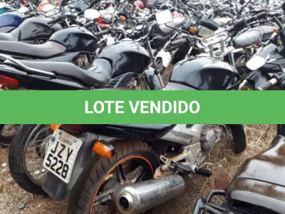 LOTE 001 - Sucata Motocicleta placa JZY 5228 a qual pertence á motocicleta CBX Twister, cor prata, ano 2003