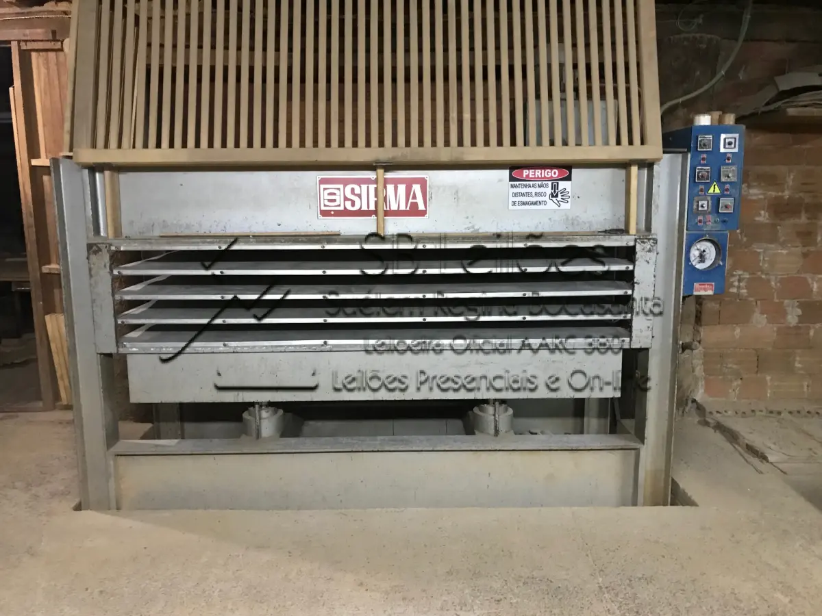 LOTE 007 - 01 (uma) prensa elétrica, marca Sirma.