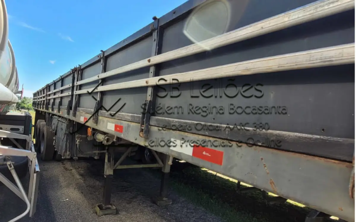 LOTE 002 - Semi-reboque da carga seca