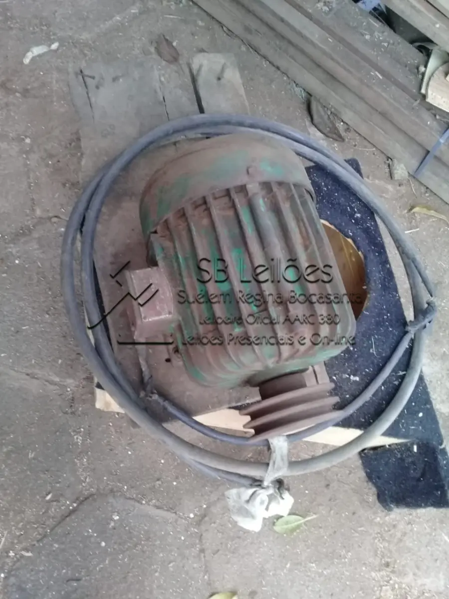 LOTE 007 - Motor trifásico, com 4 CV, WEG