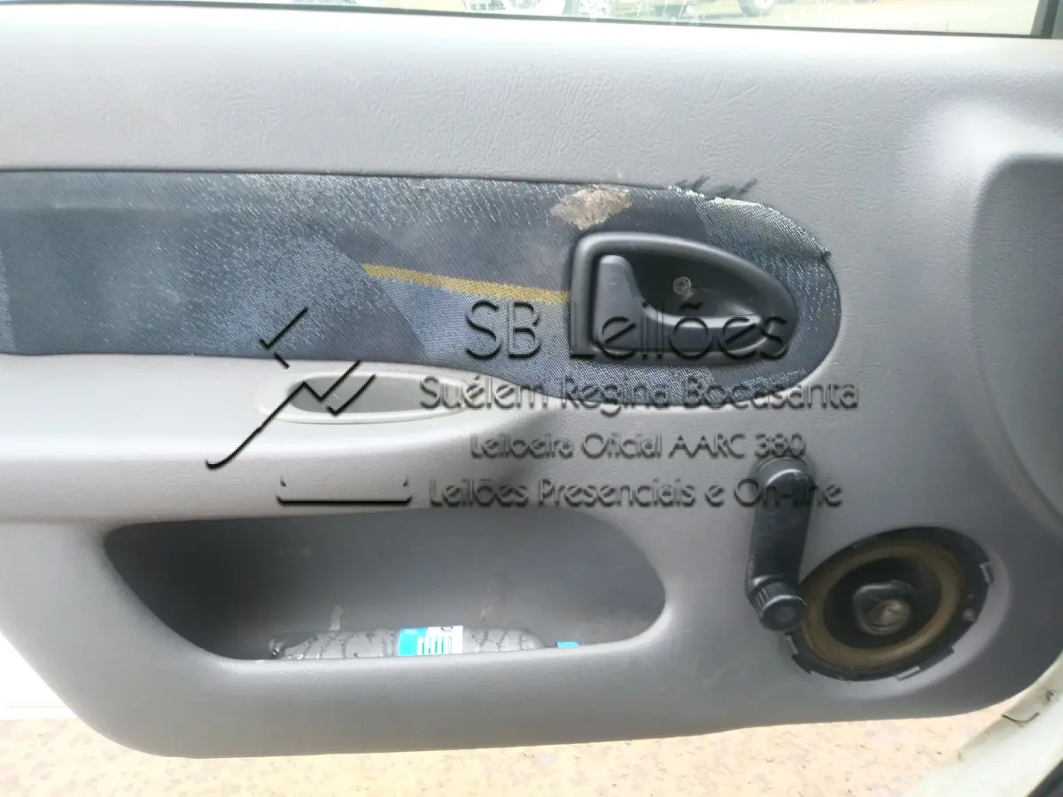 LOTE 000 - Veículo Renault Clio RN 1.0