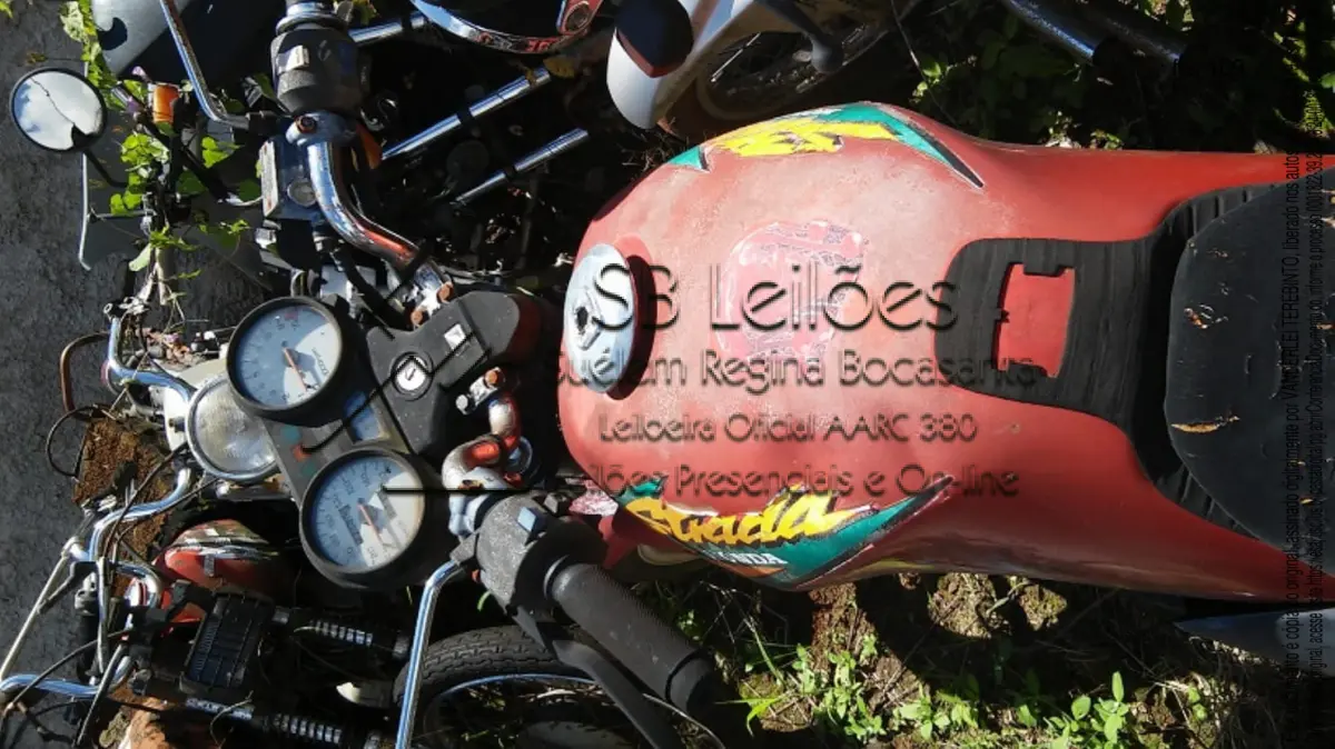 LOTE 005 - Sucata de Motocicleta Honda CBX 250, placa MAS 9618