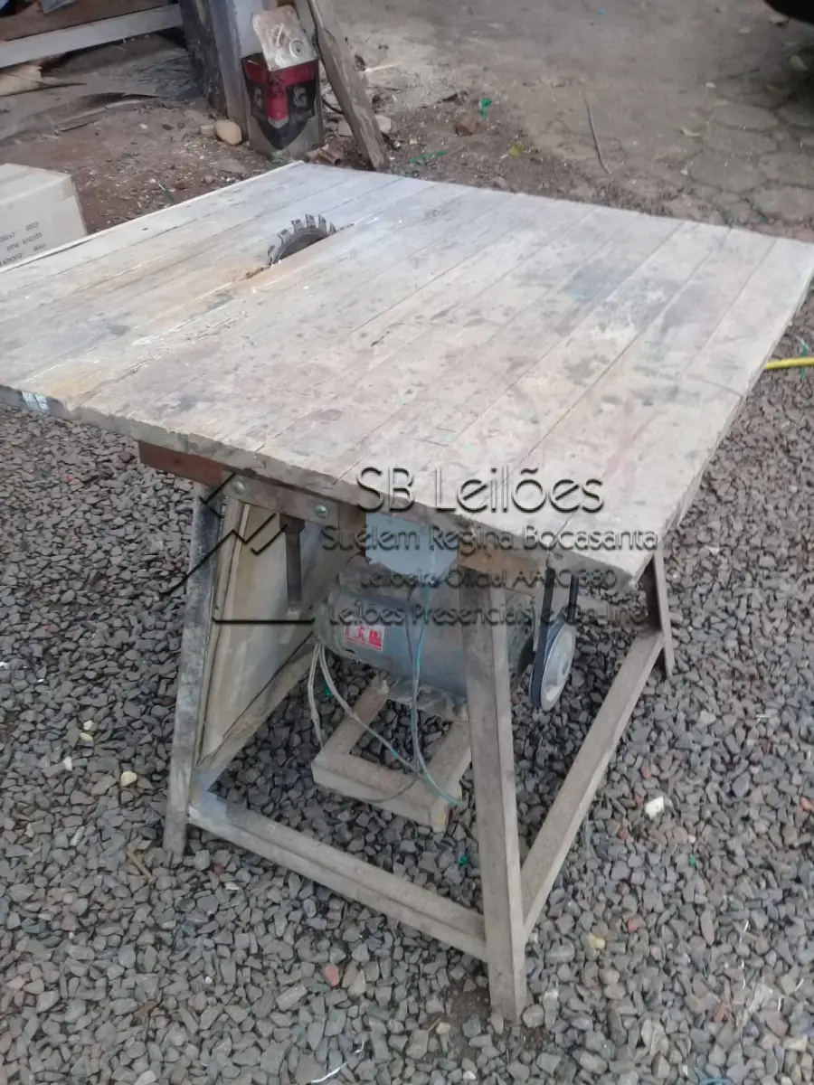 LOTE 005 - Máquina Serra Circular, com motor 2CV