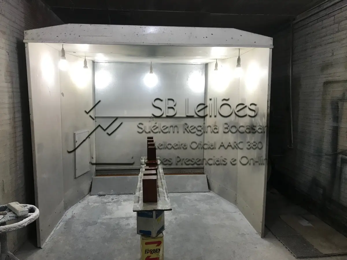 LOTE 009 - 01 (uma) cabina de pintura com cortina de água.