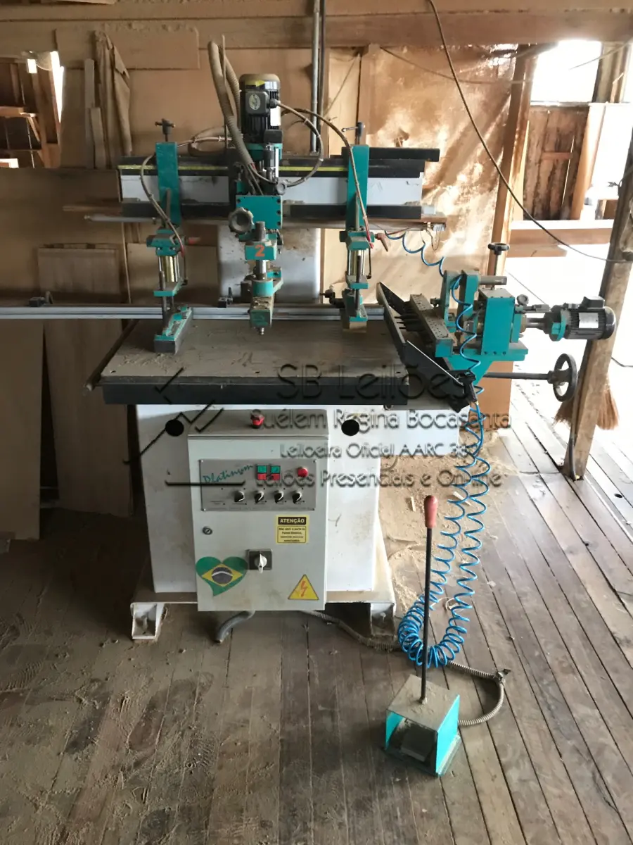 LOTE 015 - 01 (uma) furadeira, múltipla.