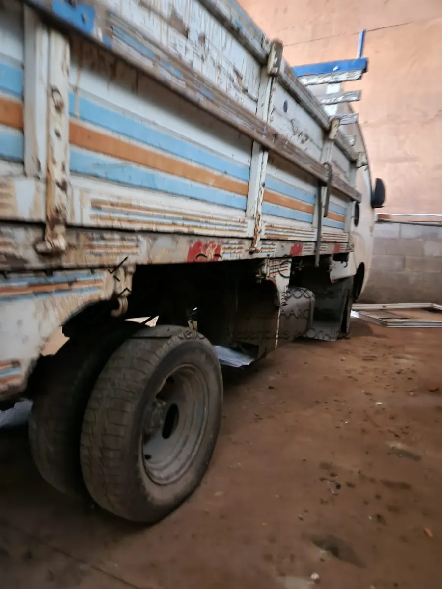 LOTE 000 - Sucata do veículo Caminhonete KIA K2700 DLX UB