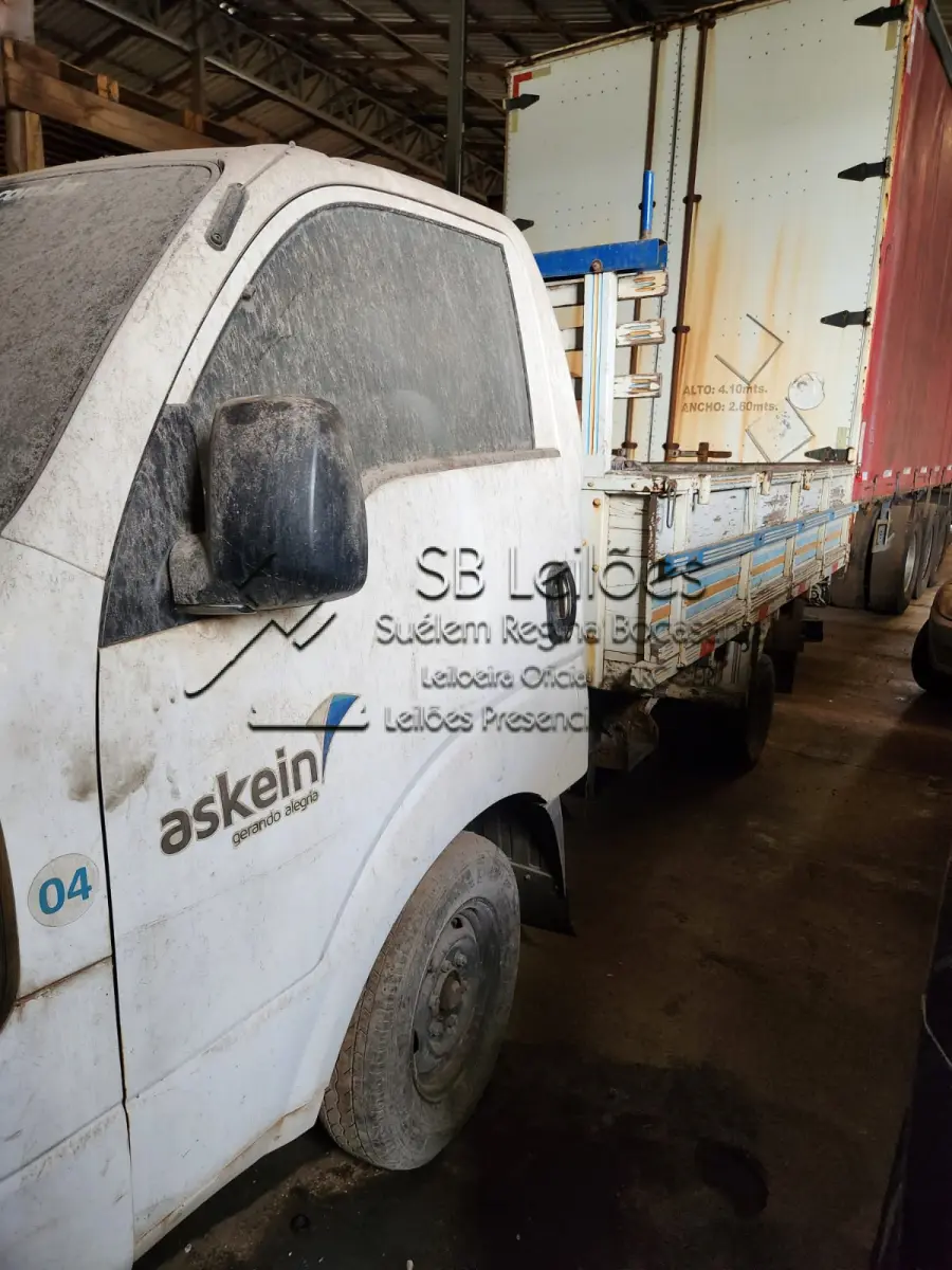 LOTE 000 - Sucata do veículo Caminhonete KIA K2700 DLX UB