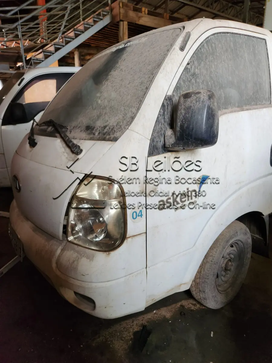 LOTE 000 - Sucata do veículo Caminhonete KIA K2700 DLX UB