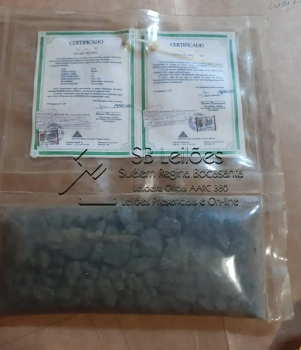 LOTE 000 - 100,00g (cem gramas) de Pedra Berilo, variedade classificada como Esmeraldas Naturais