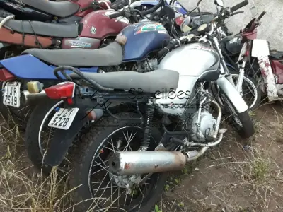 LOTE  - Sucata - motocicleta Yamaha YBR, placa JZY 5228 (a qual pertence a motocicleta CBX Twister, cor prata, ano 2003)