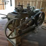 LOTE 001 - 01 (uma) furadeira de veneziana